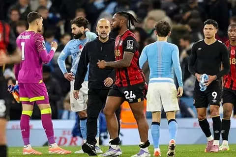 ضربة ليونايتد وليفربول.. سيمينيو يختار مانشستر سيتي